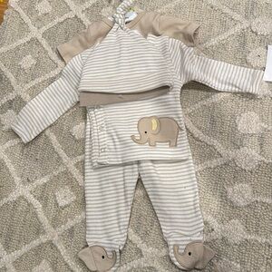 4 piece gender neutral baby outfit with elephant design